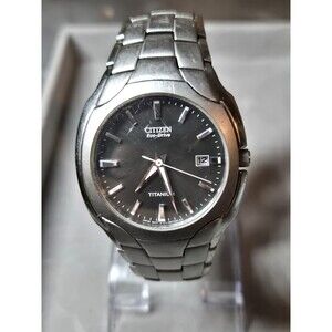 Vintage Citizen Eco Drive Titanium GN-OW-S-9 E111-S049610. Runs. Scratches. 7"